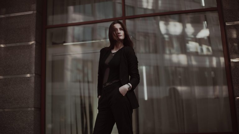 Business woman, business, young woman — Achieving Business Goals with White Label Facebook Ads Agency